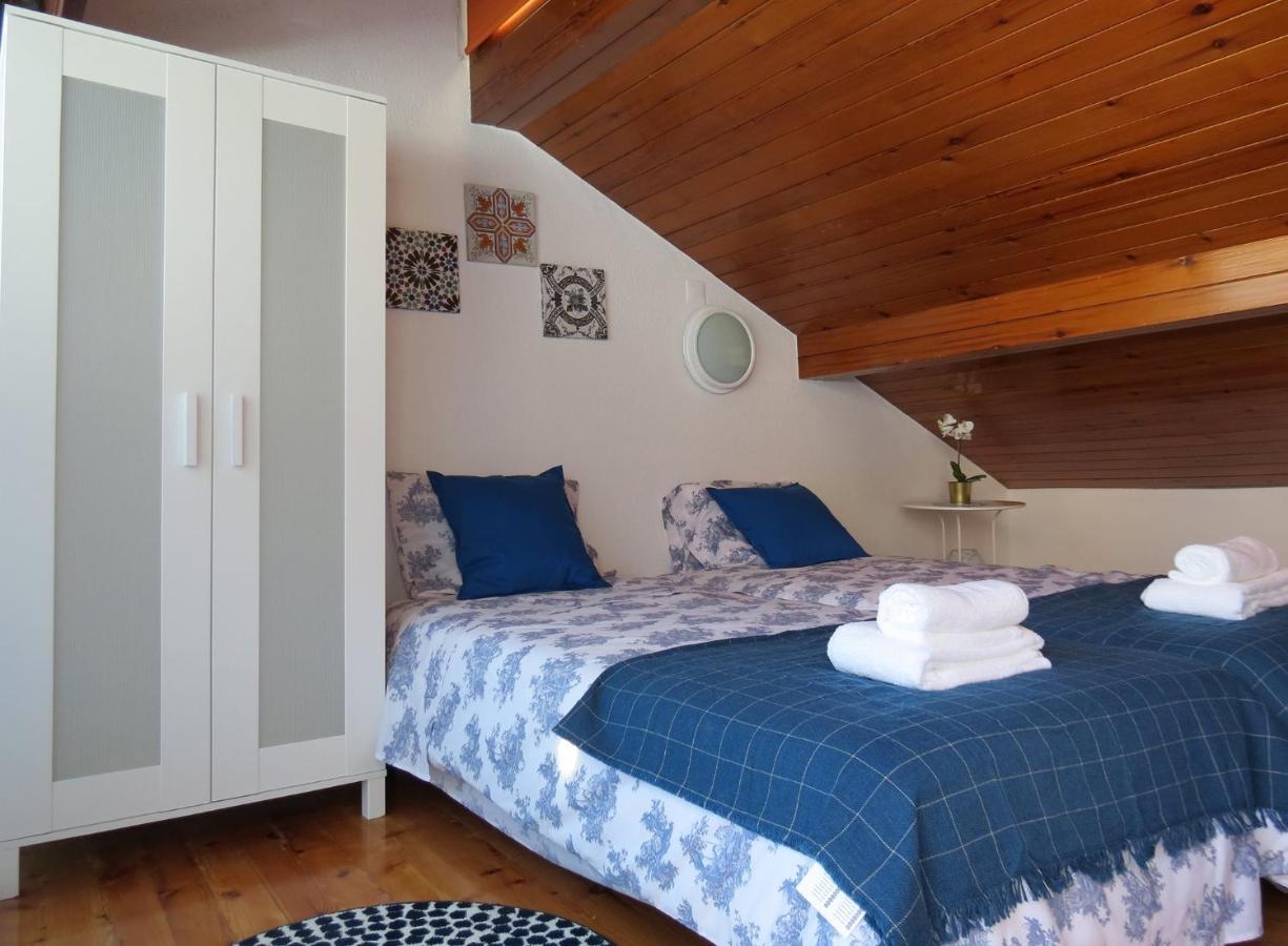 White House Hostal *