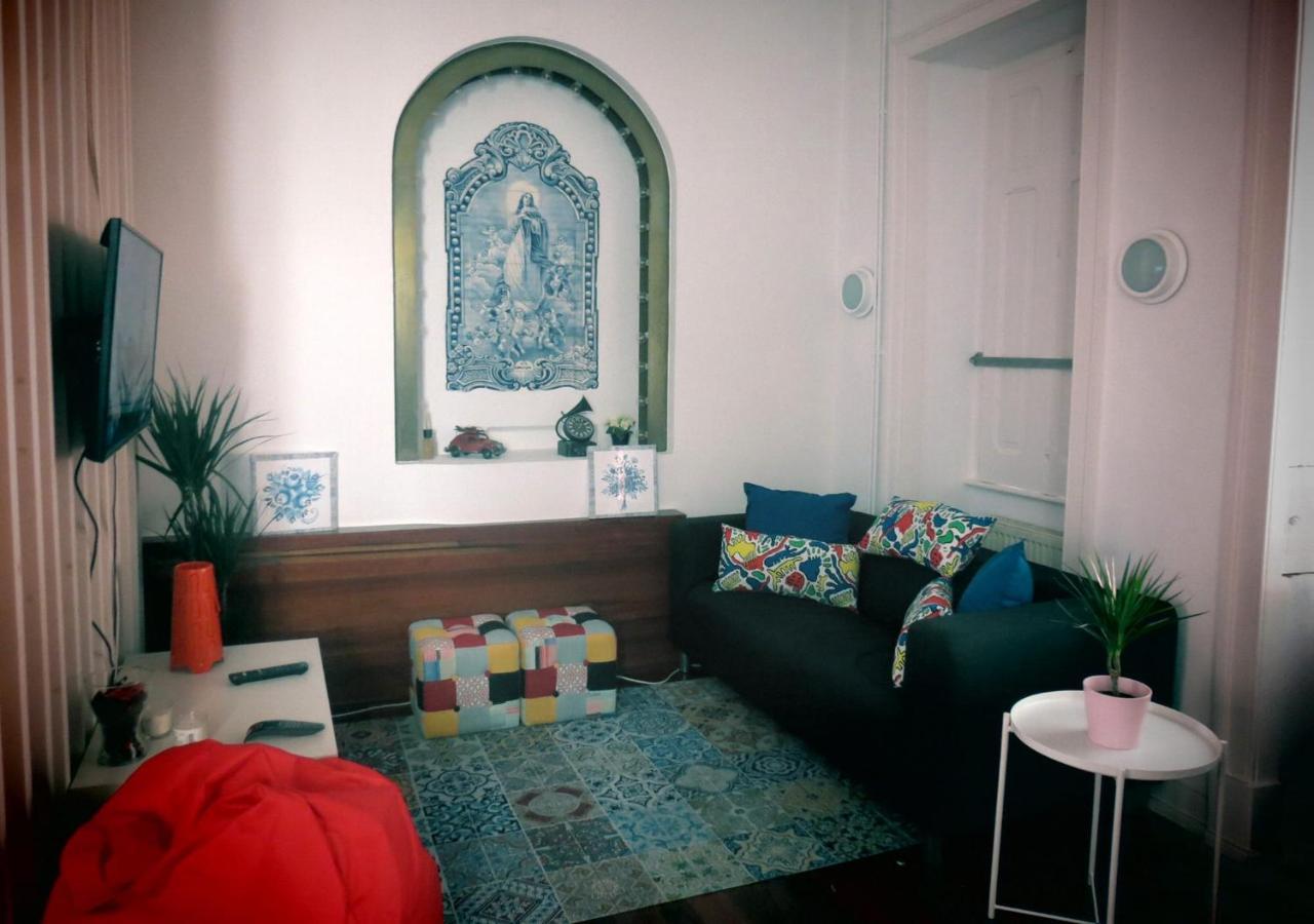 White House Hostal