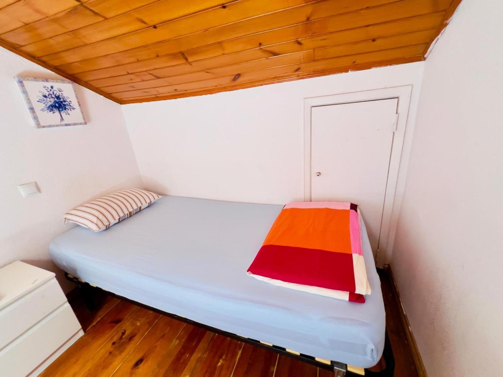 Hostal White House *