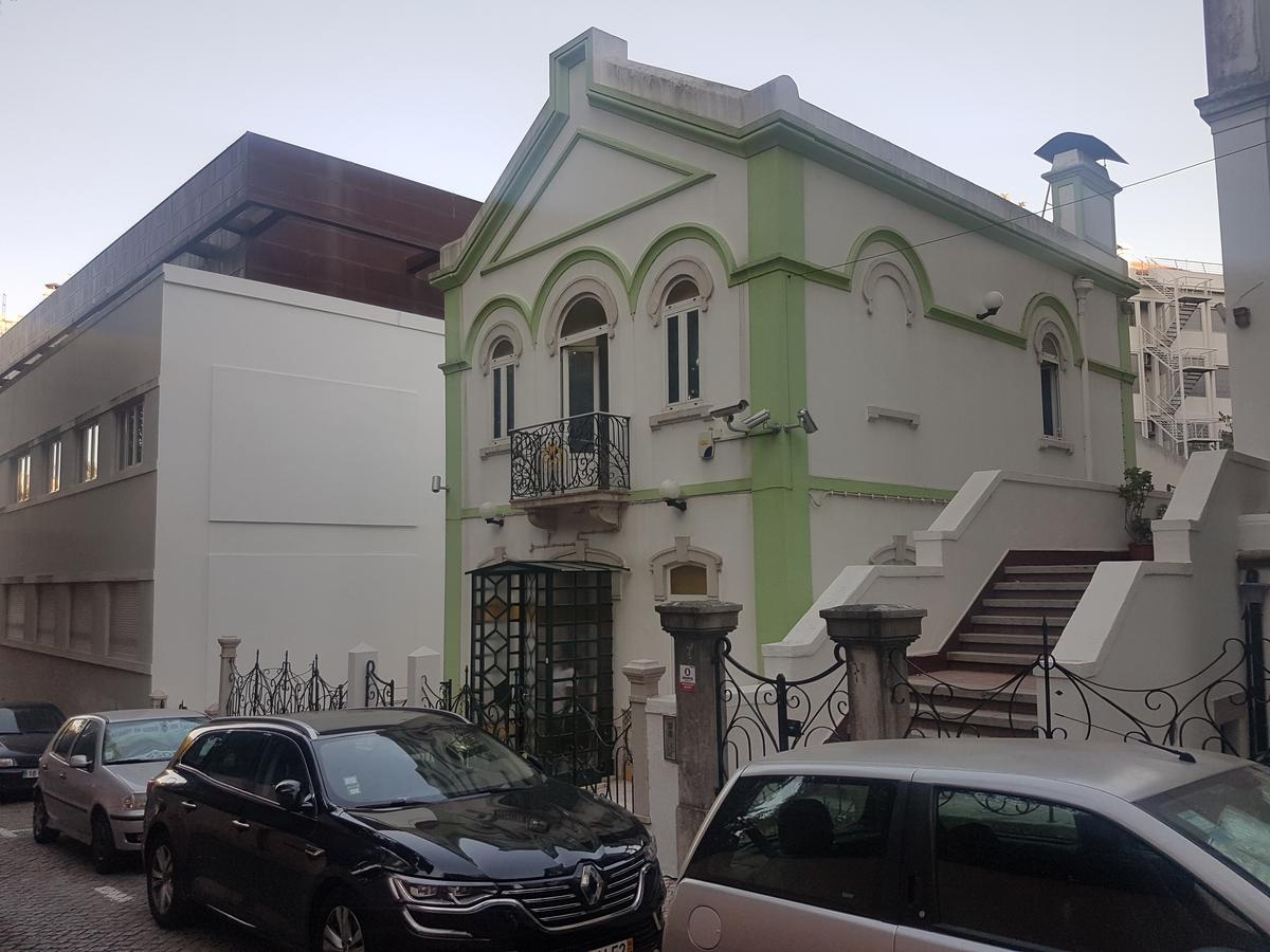 Hostal White House