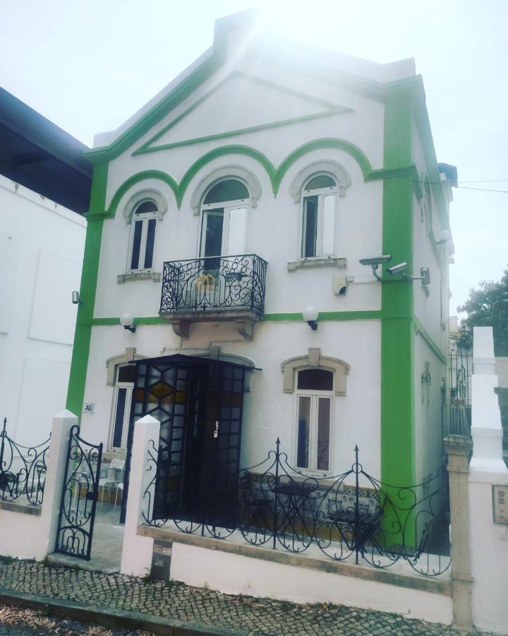 Hostel White House