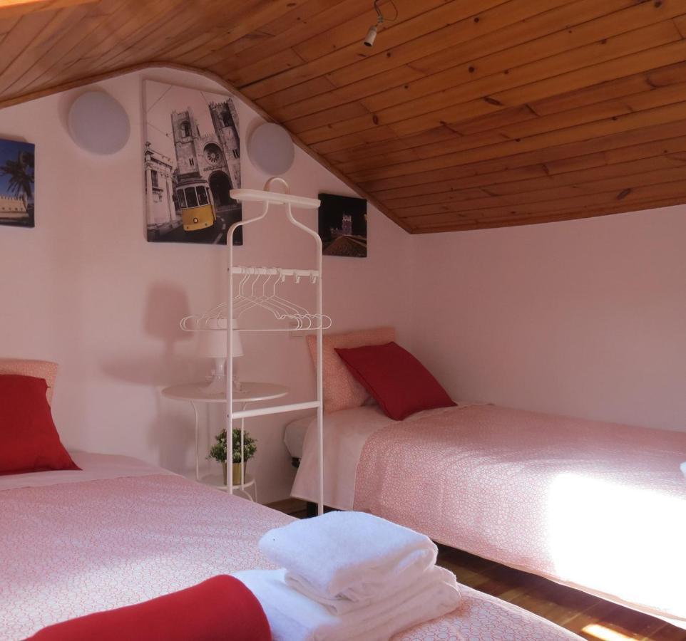 White House Hostel *