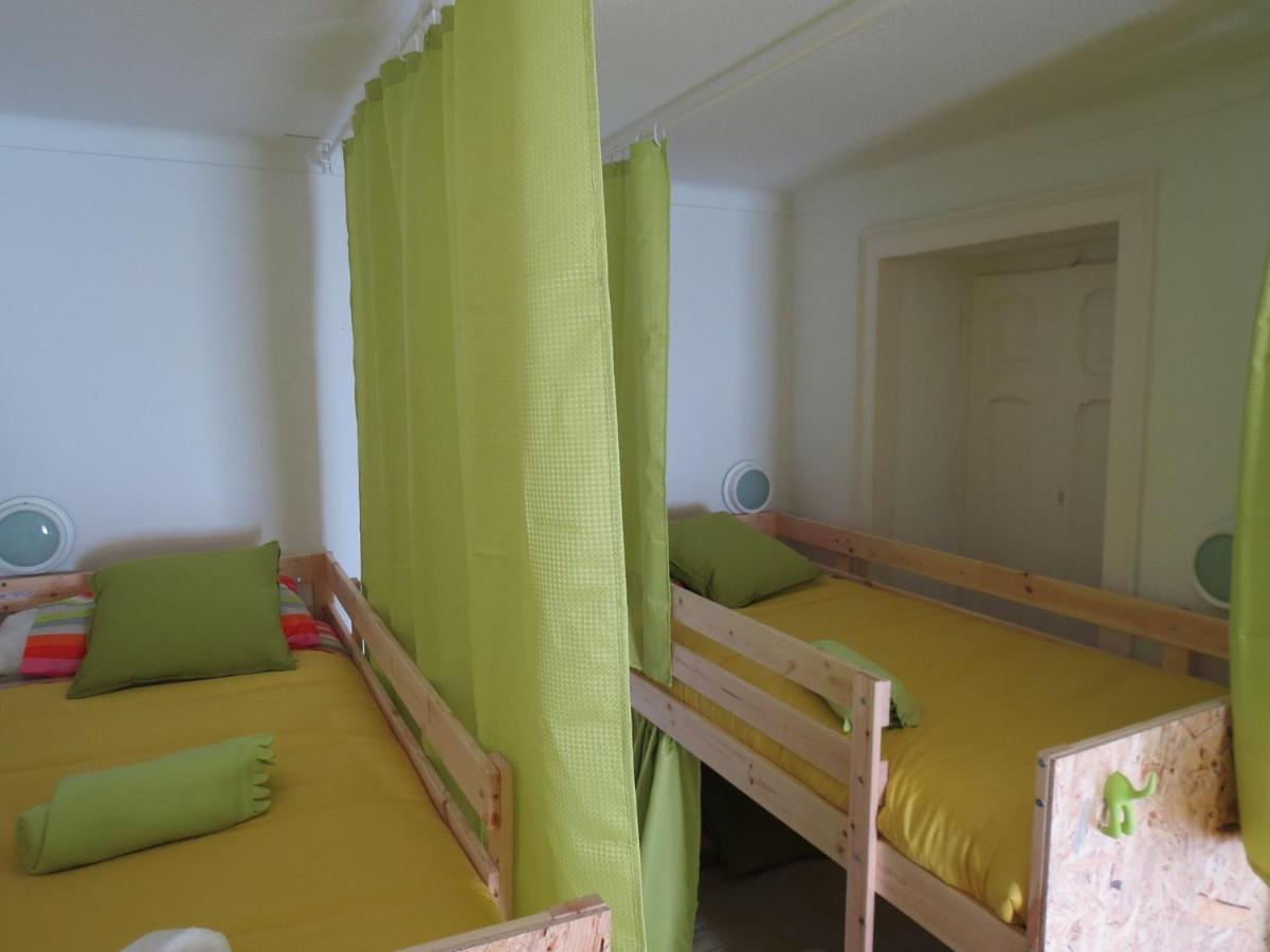 Hostel White House *